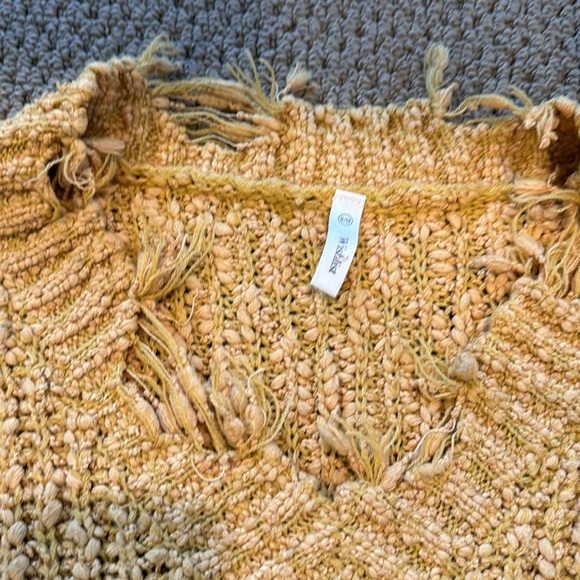 Wish list, distressed, knit sweater - Picture 2 of 6